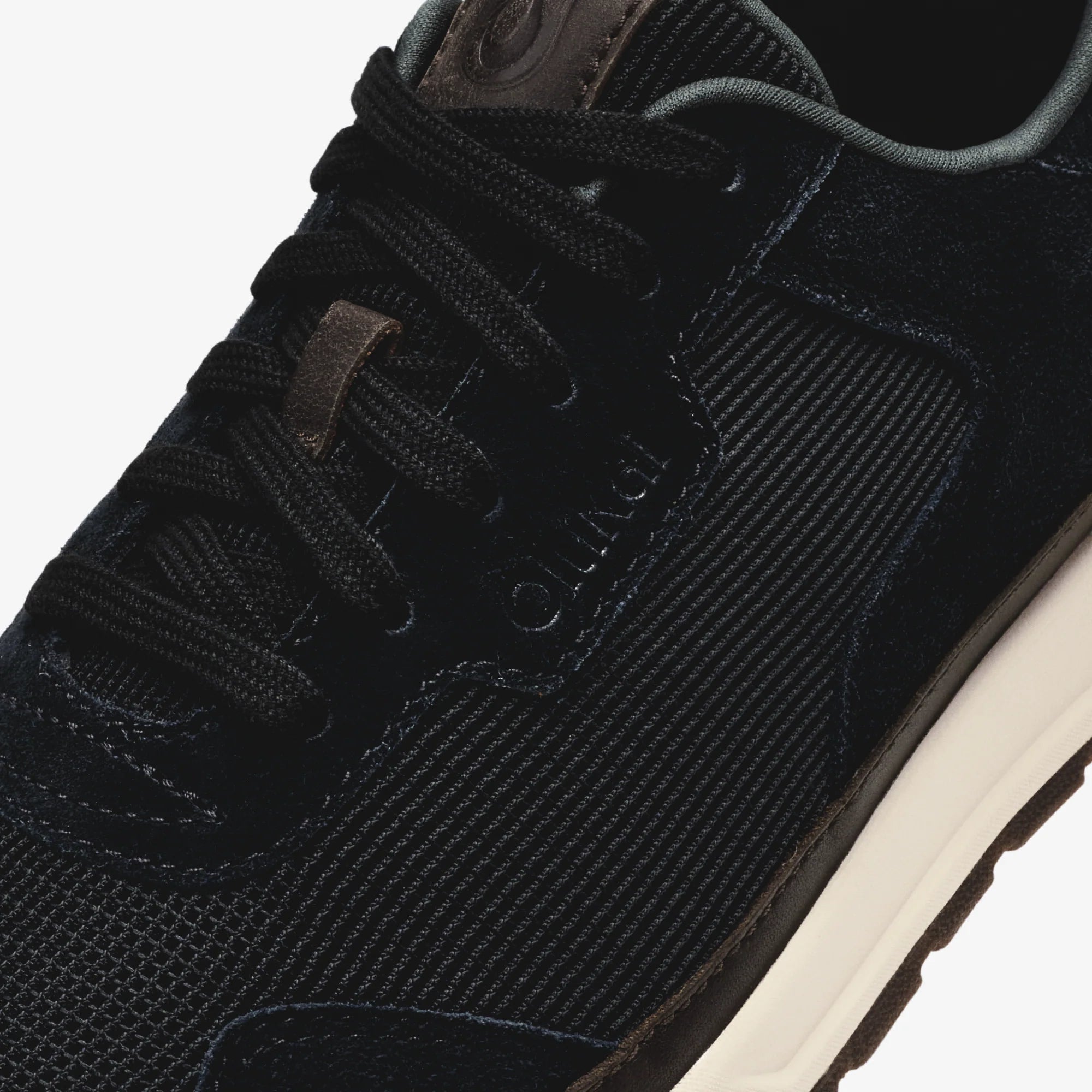 Koke  -  Black / Black